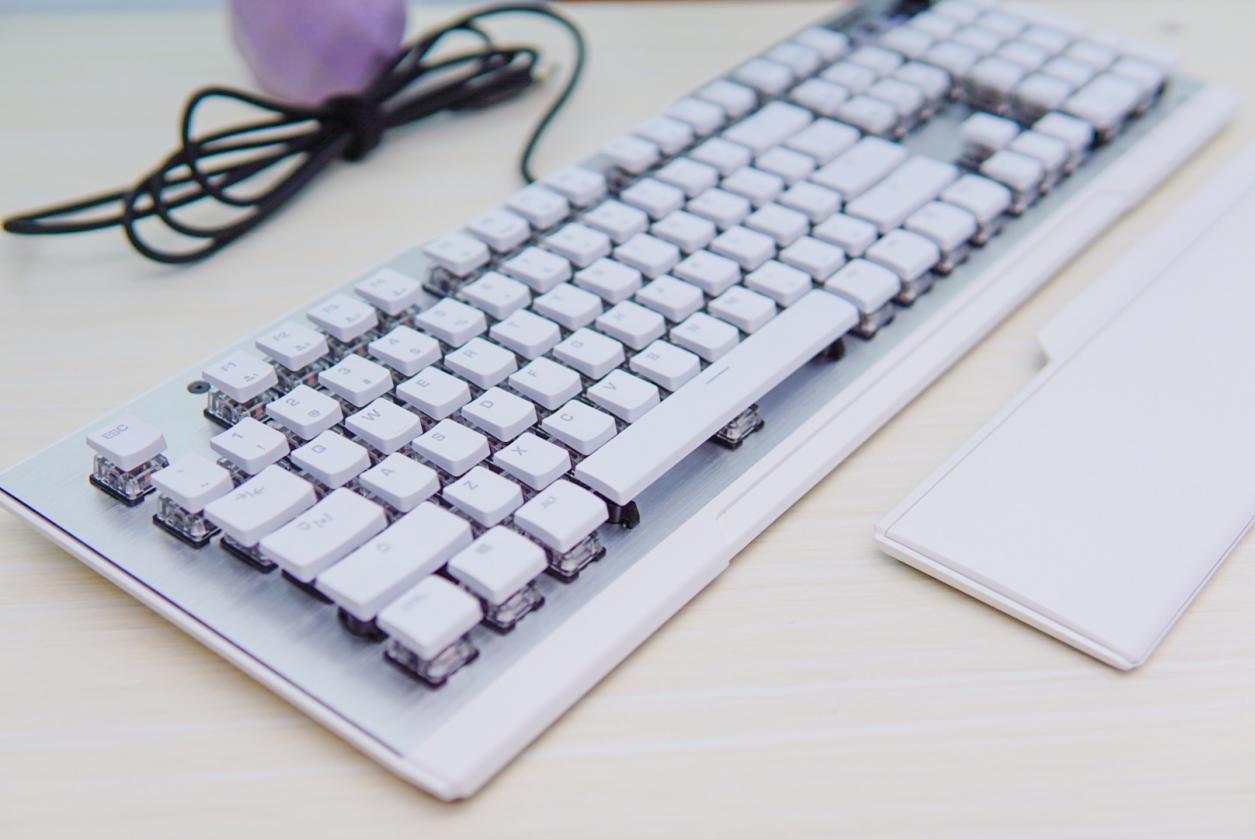 冰豹vulcan光轴键盘,冰豹发布吃鸡电竞机械键盘泰坦轴