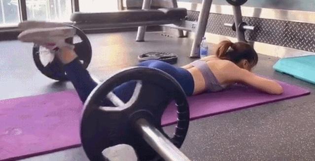 抖音臀腿挑战,抖音挑战腿围