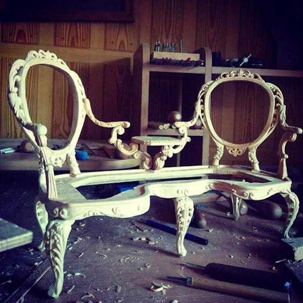 老爸酷爱芭比娃娃?微缩家具做到痴迷!