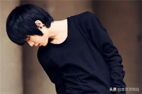 男生必学的四条撩妹潜规则,男人必学的100个套路