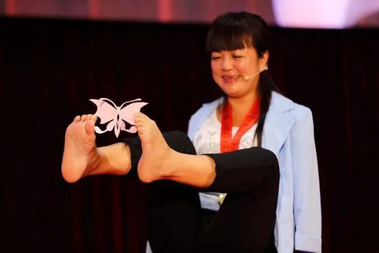 夏虹脚趾磨出血泡,夏虹励志