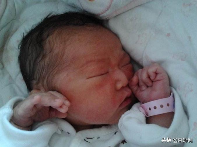 新生儿如何正确的合理喂养,刚出生一天的婴儿怎么喂