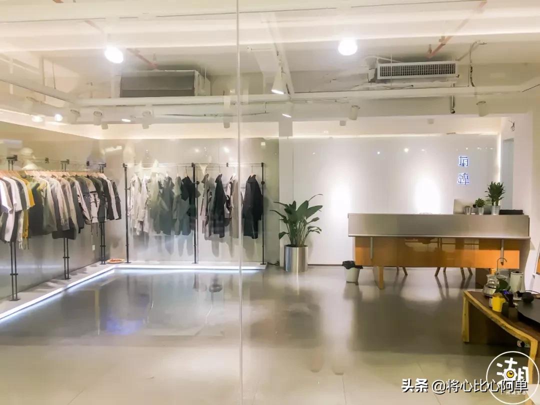 广州凌晨五点的火车,广州凌晨四点的样子