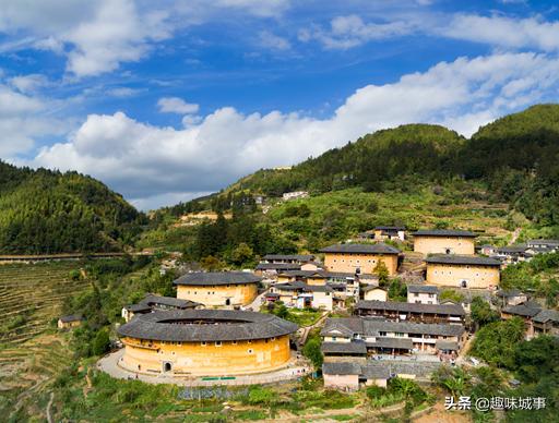 南靖土楼光看四菜一汤不过瘾,沼泽地上的最高土楼,堪称风水宝地