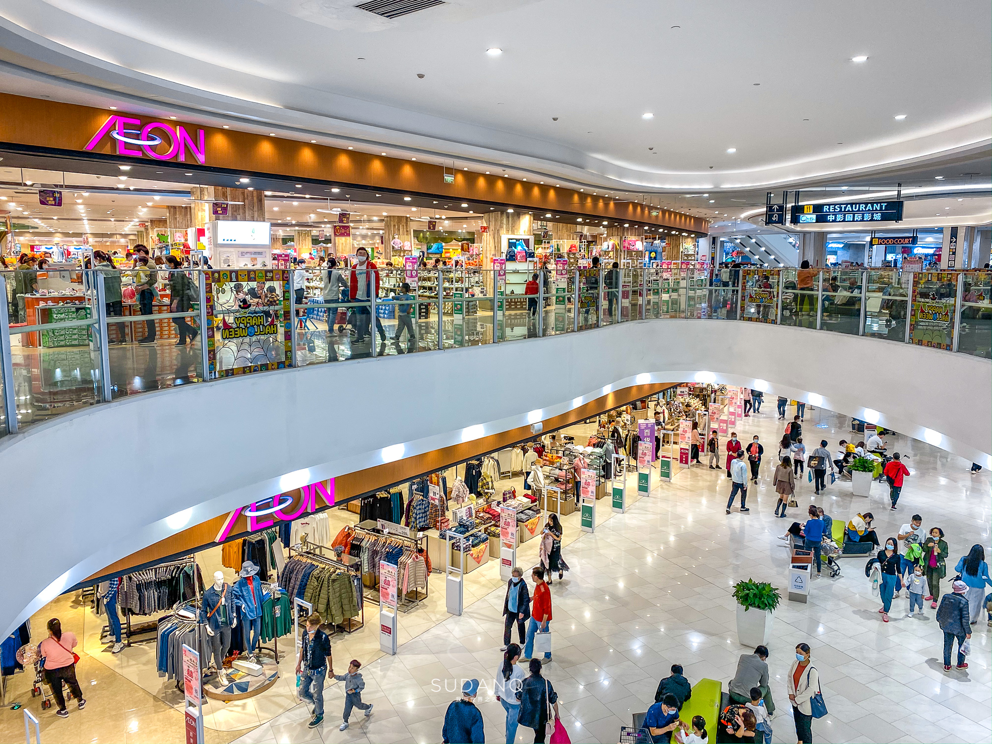 武汉哪家购物中心好玩,武汉最大的购物中心有多大