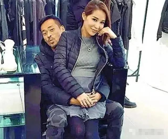 世纪恋崩了！收3亿分手费，4个孩子都不要了？