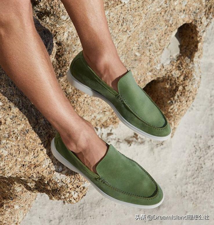 街拍白色乐福鞋,达妹街拍图文