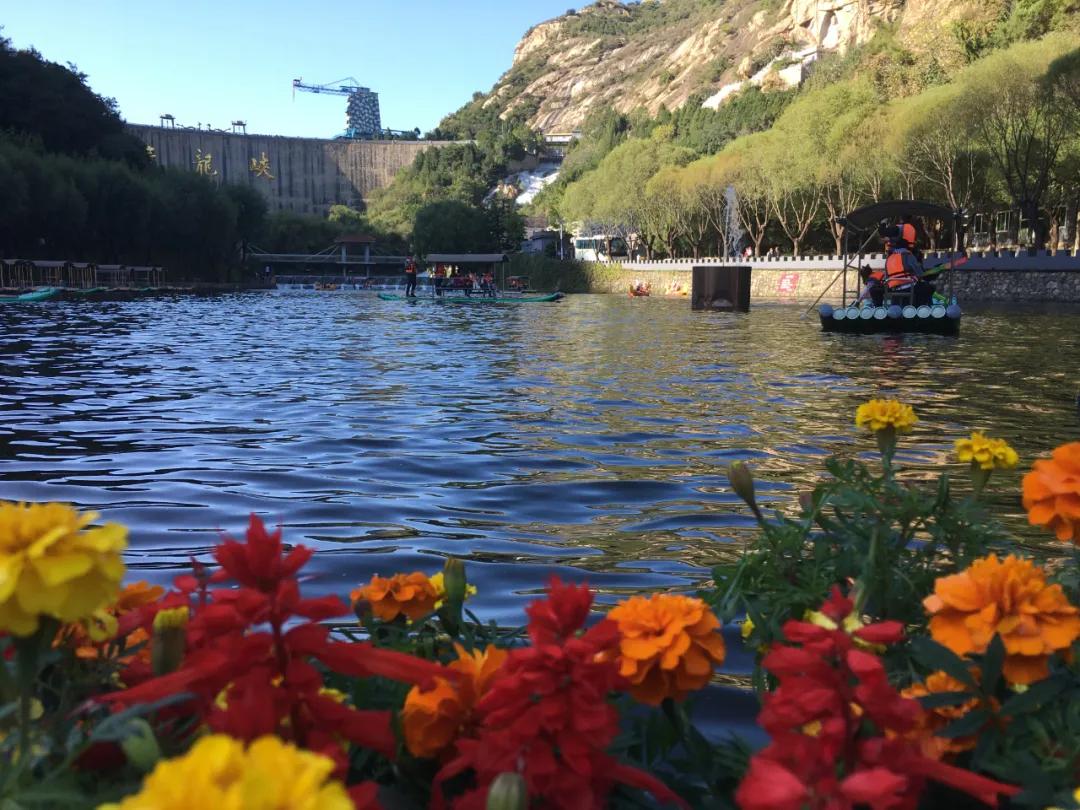 青龙峡风景区秋景,欣赏青龙湖美景
