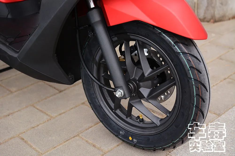 五羊本田踏板车nx125测评,本田nx125和豪爵uy125哪个动力好