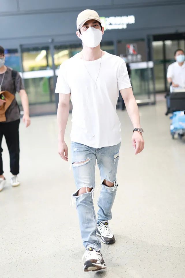 李治廷发型怎么弄,李治廷穿牛仔裤