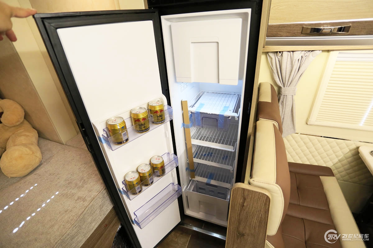 自行式房车c型空调每天要多少电,空调开一晚上耗电测评