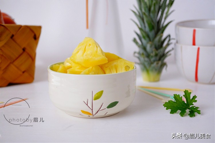 菠萝别再用盐水泡了,菠萝除了用盐水泡还可以怎么吃