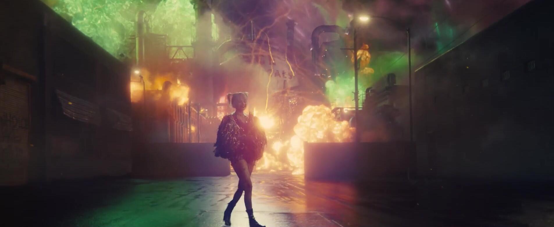 变态女心理医生，因和疯子男友分手后被嘲笑，就策划引爆化工厂