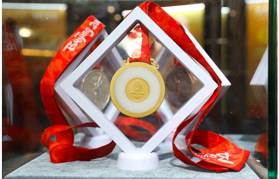 2008金镶玉奖牌现在值多少钱,中国2008年奥运奖牌金镶玉