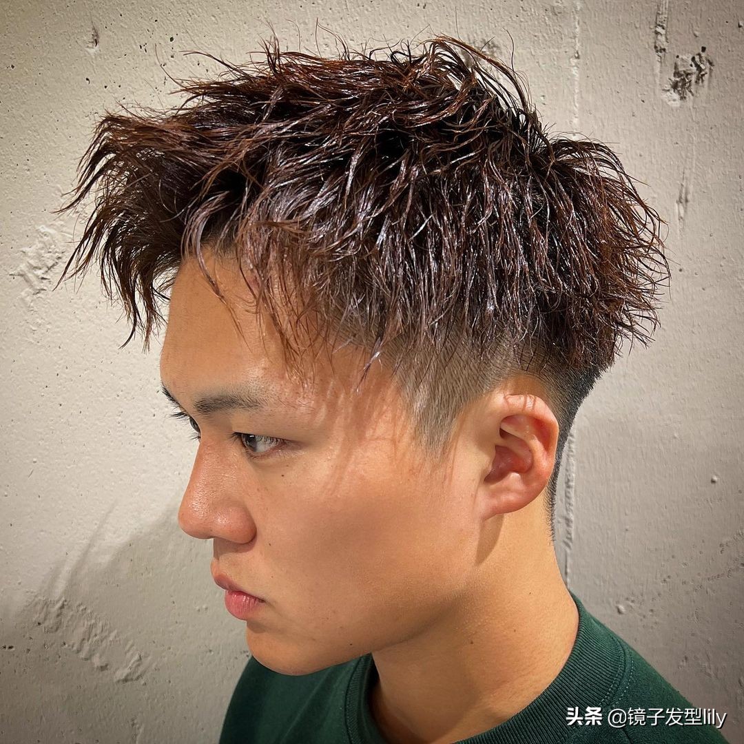 男士发型怎么剪才能让头发变蓬,头顶稀疏不烫头发型男