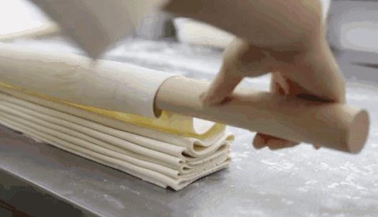 手擀面怎么和面才筋道煮不断,老妈教我烙饼