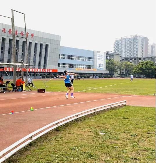 巩立姣铅球夺冠米数,铅球世界冠军巩立姣为家乡打气