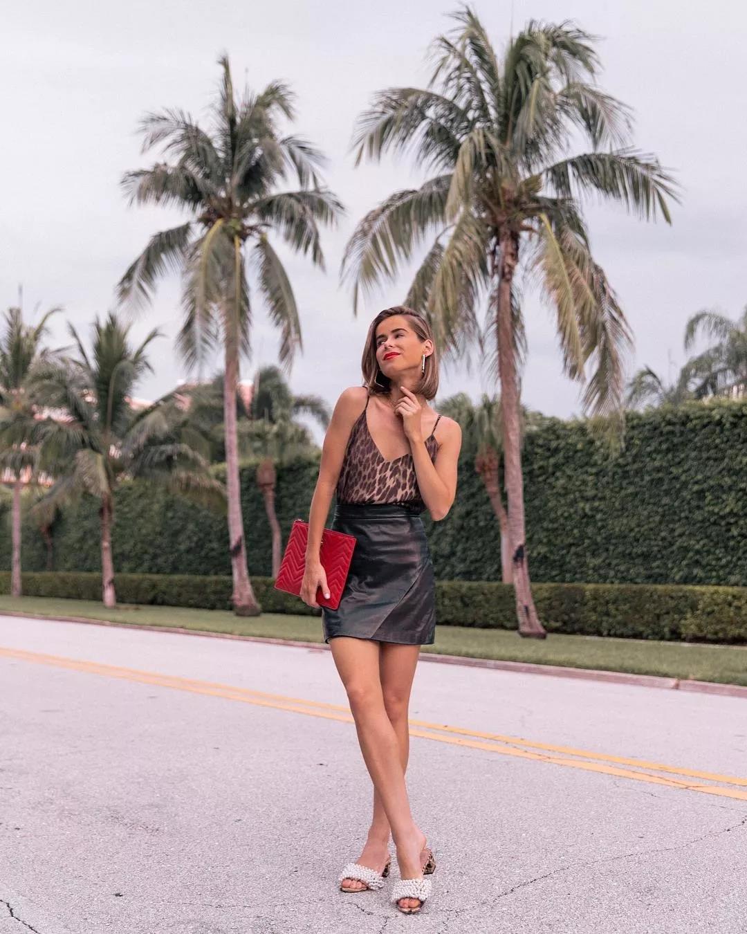 微胖女人穿T恤时，要记住“4不要”，不然显胖还显矮，很没气质