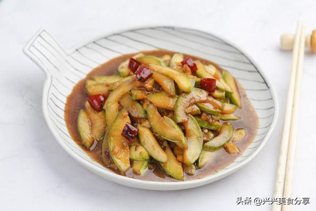 笋瓜炒几分钟,西葫芦瓜怎么做好吃又下饭呢