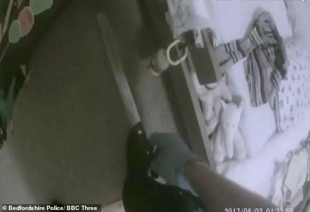 足球教练遭虐待,23岁足球教练被家暴