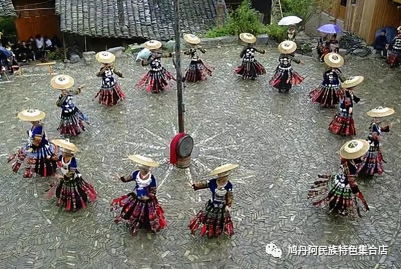 和苗寨姑娘来一次美丽的邂逅