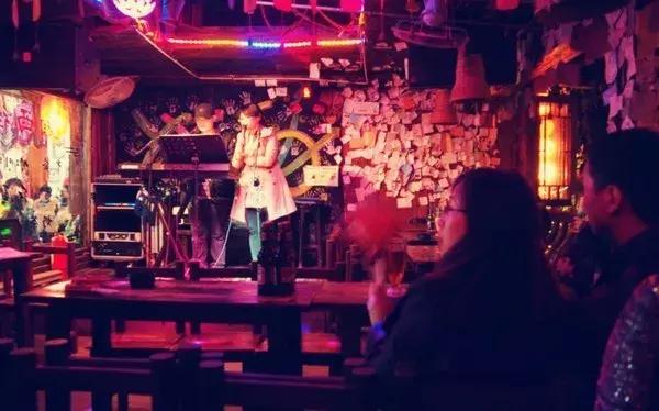 各色古镇岂能都长着一张脸,中式古镇风貌