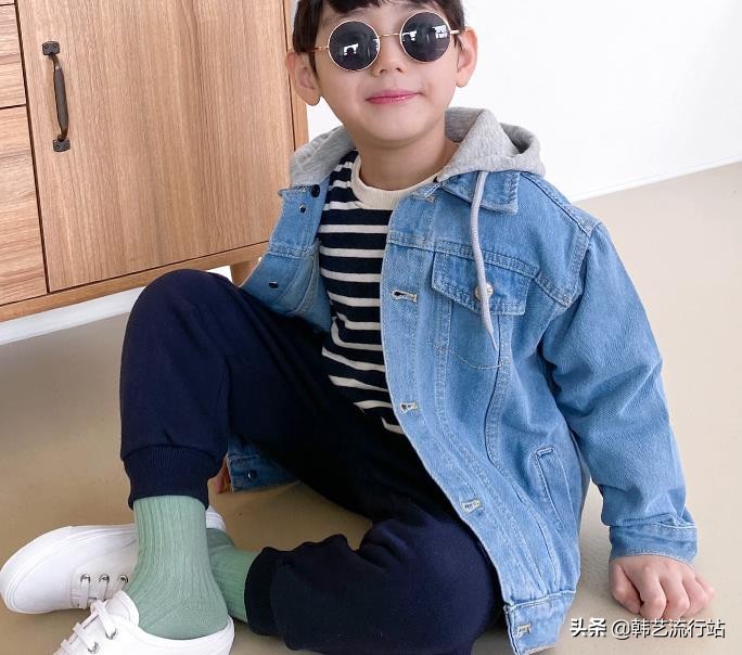 别愁，童装设计师，我为你提供一系列2021秋冬韩版童装牛仔新样衣