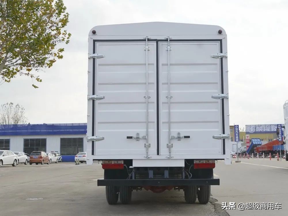 4米2轻卡走高速和国道哪个划算,4.2米轻卡高速翻车