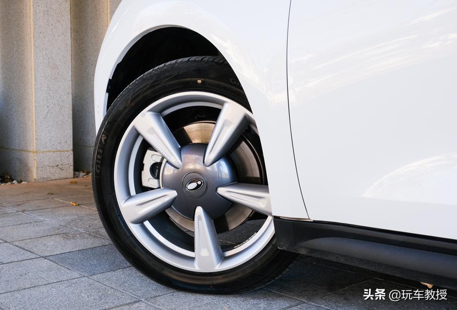 10万左右性价比高的车欧拉新车,2023款欧拉好猫尊荣型落地价