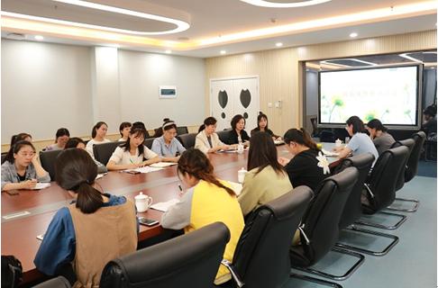 合肥市宿州路幼儿园教育集团巧思环创显神通，观摩学习共成长