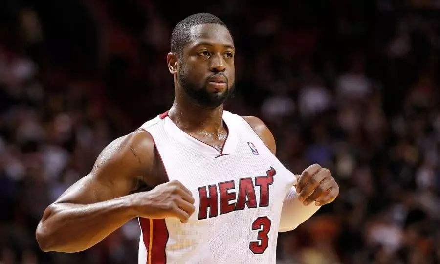 韦德巅峰时期打得过乔丹吗,韦德年少成名