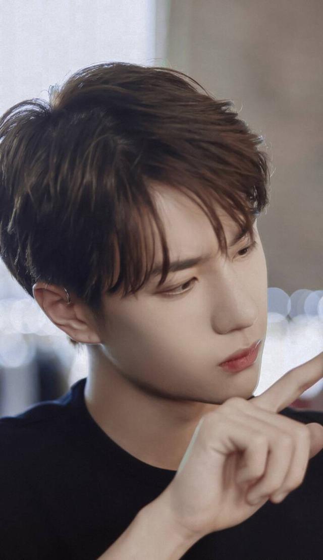 娱乐圈男明星最美的几双手,快来看看有没有你们的爱豆