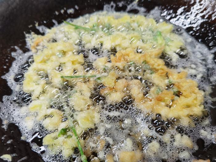 槐花除了蒸吃还可以咋吃,槐花怎样蒸着吃最有营养价值