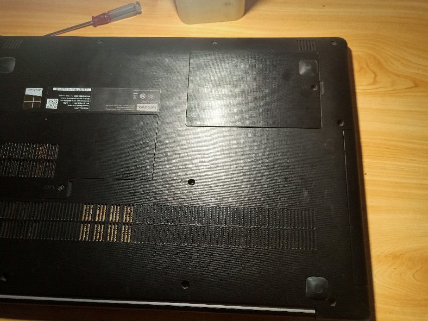 联想小新310-15ikb手动增加固态硬盘和内存条教程。