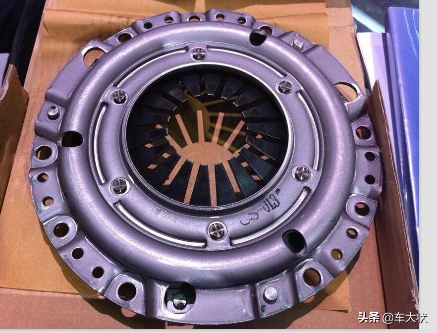 如何避免手动挡换挡顿挫感,手动挡换挡技巧顿挫感