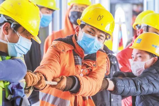 致敬我们的英雄,致敬我们的英雄前辈