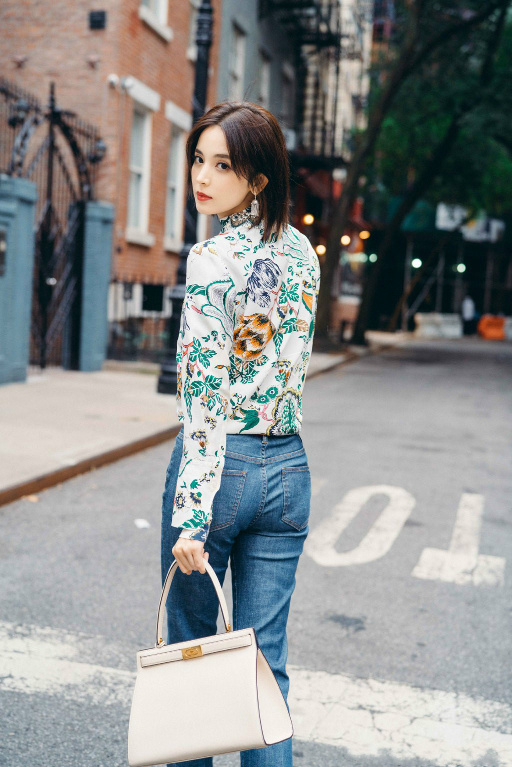 杨幂娜扎吴谨言撞衫 (吴谨言tory burch上衣)