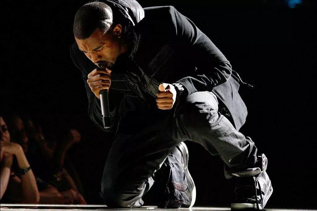 陈冠希早期nike棒球服,陈冠希说nike超越阿迪