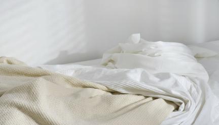 床单姨妈污渍洗不掉,床单被罩有污渍怎么办