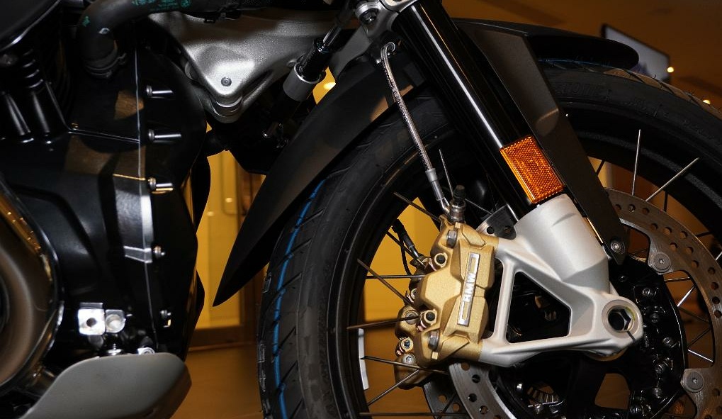 宝马r1250gs探险版能跑多快,宝马r1250gs探险版座高展示