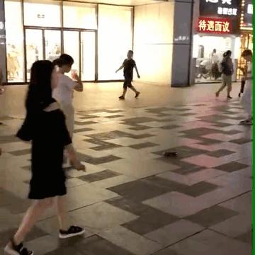 不倒翁小姐姐事件,陕西不倒翁小姐姐