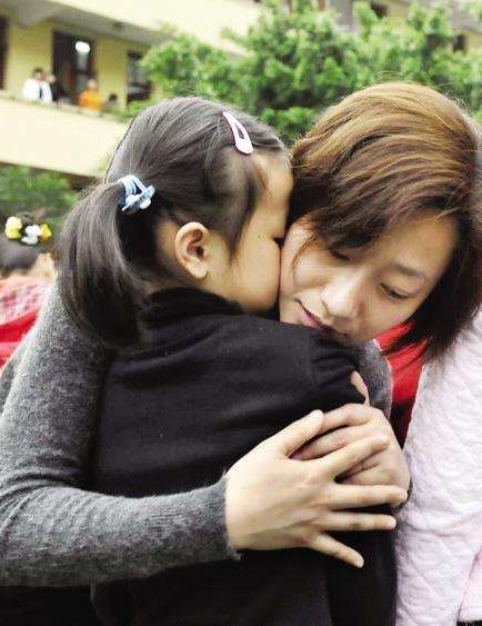 小孩子胆小懦弱该怎么教育,孩子胆小怕事要怎么开导他