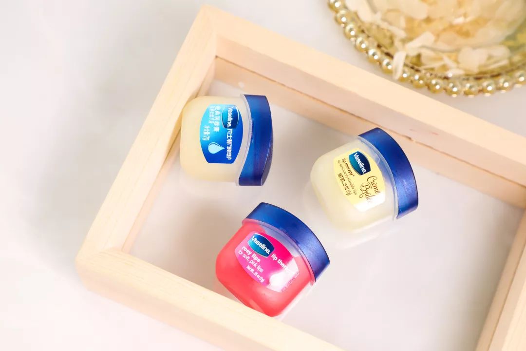 怎么涂了唇膏还开裂,沙漠唇怎么涂唇釉