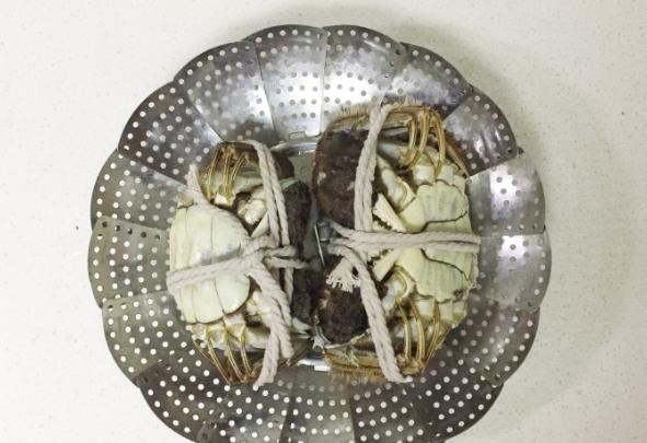 清蒸大闸蟹有什么妙招才好吃,清蒸大闸蟹的正确吃法和技巧