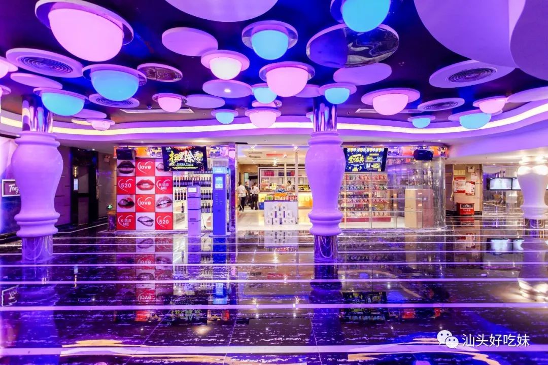 shou家自带食材的火锅店，开在KTV里，人均10+元