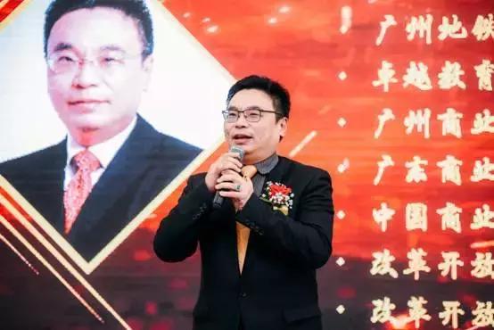 文汇天下，与时俱进，铸新辉煌