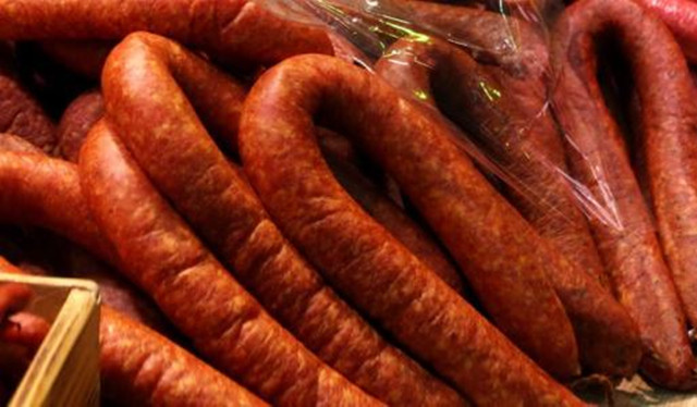俄罗斯的香肠是生的还是熟的,俄罗斯香肠卖不到中国来的原因
