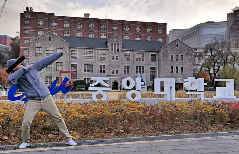 “我,4000万院线电影总导演,入围戛纳,如今在卖火锅底料!”