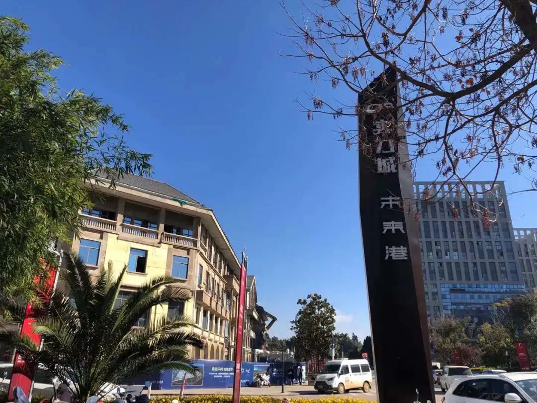 交房3年开发商没有办理房产证,交房6年没有房产证申请理赔