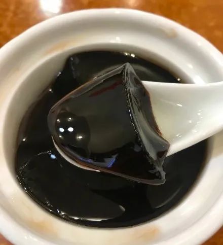 比冰棍养生,比奶茶解暑,三伏天的Q弹爽滑都在这碗中